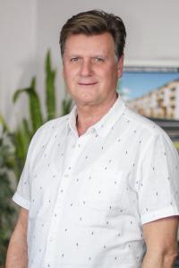 Hartmut Lutz Hartmut Lutz